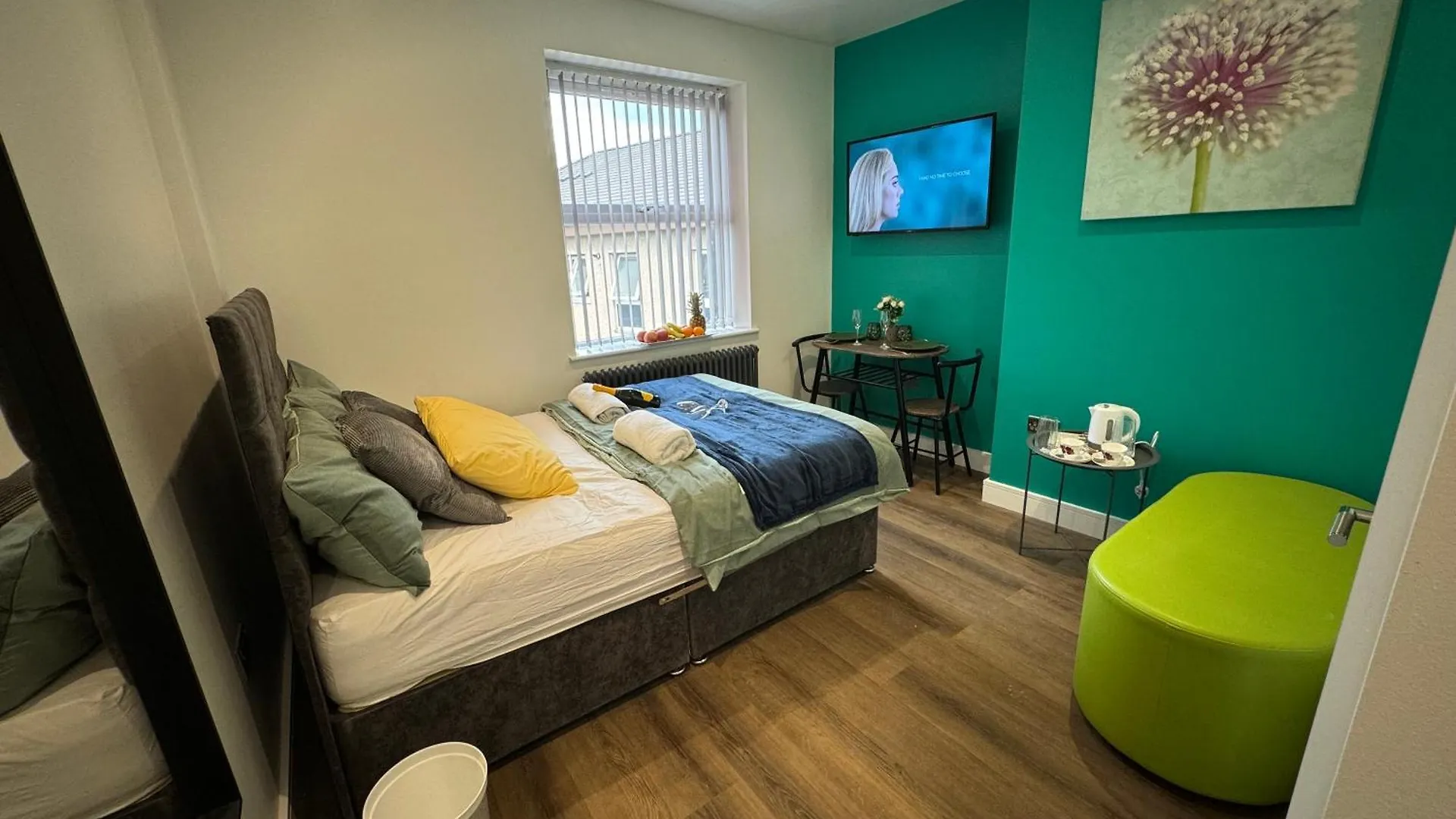 Southgate Luxury Apartments Elland 0*,