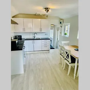  Apartment Modern In The Heart Of The Village.