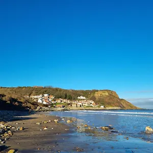  Holiday home Tulip - Staithes & Whitby - 2 Night Min - Sleeps 6 - Pet Friendly